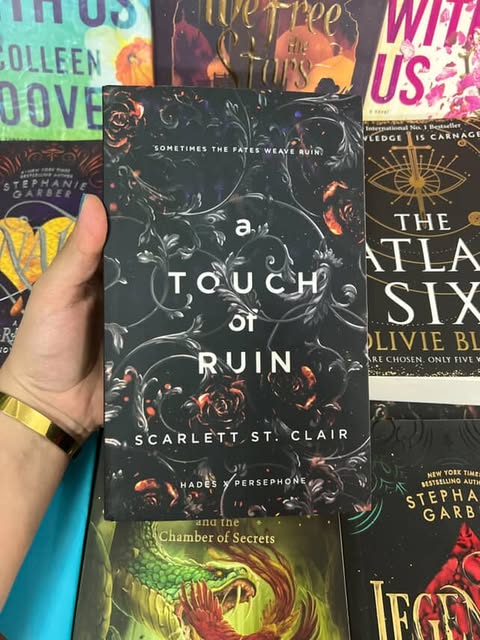 A Touch of Ruin (Original edition) Booklify