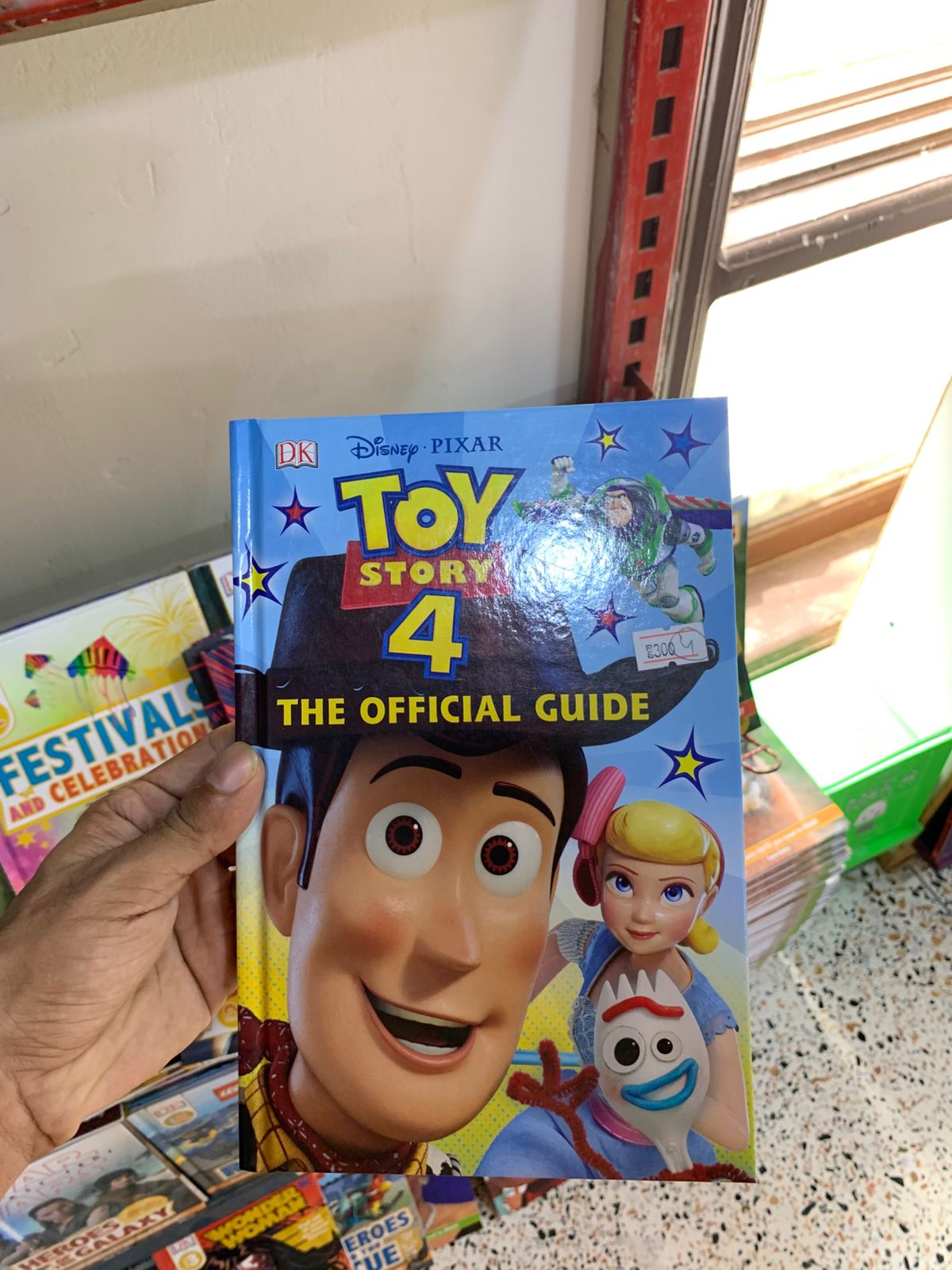 Disney Pixar Toy Story 4 The Official Guide (Dk Disney) (Original Edition) Booklify