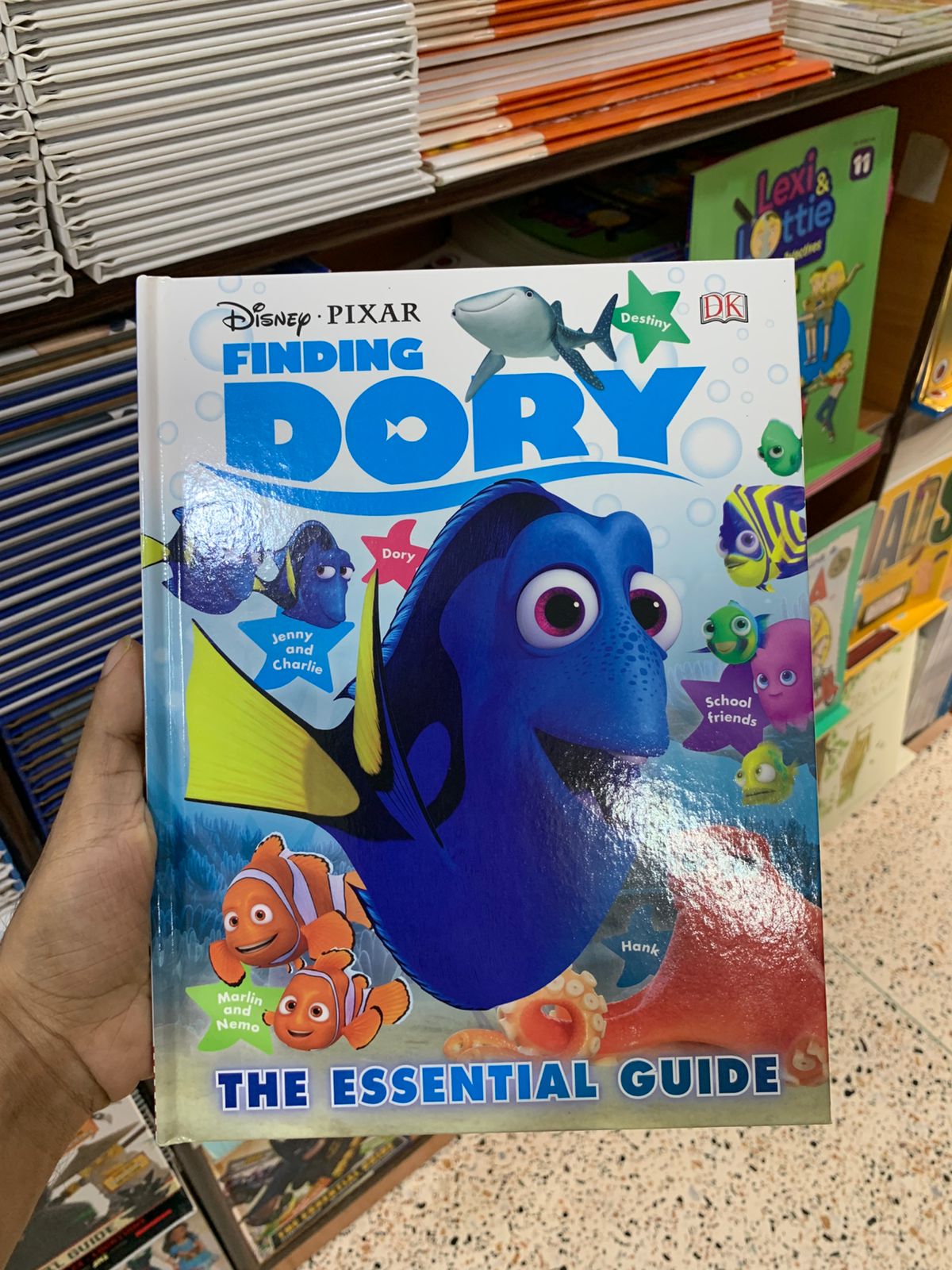DISNEY PIXAR: FINDING NEMO, THE ESSENTIAL GUIDE  (Original Edition) Booklify
