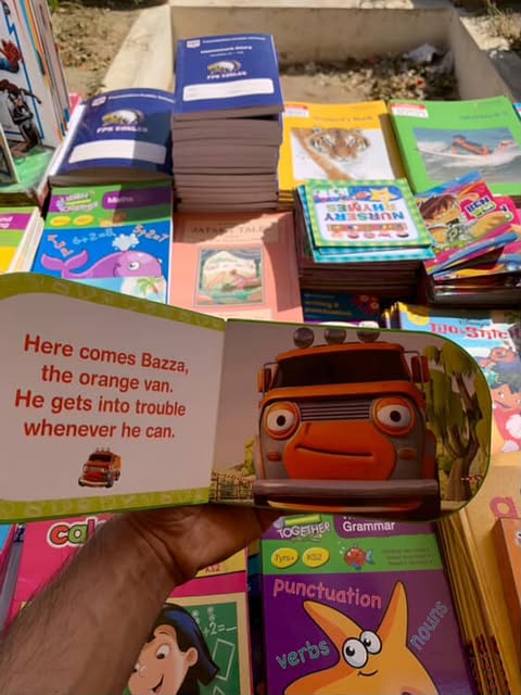 Olly the little white van (Original edition) Booklify