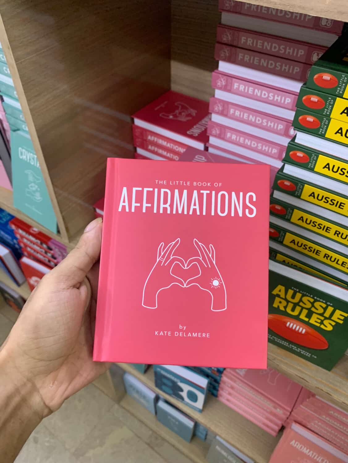The Little Book of Affirmations: Uplifting Quotes and Positivity Practices (Little Books of Mind, Body & Spirit)