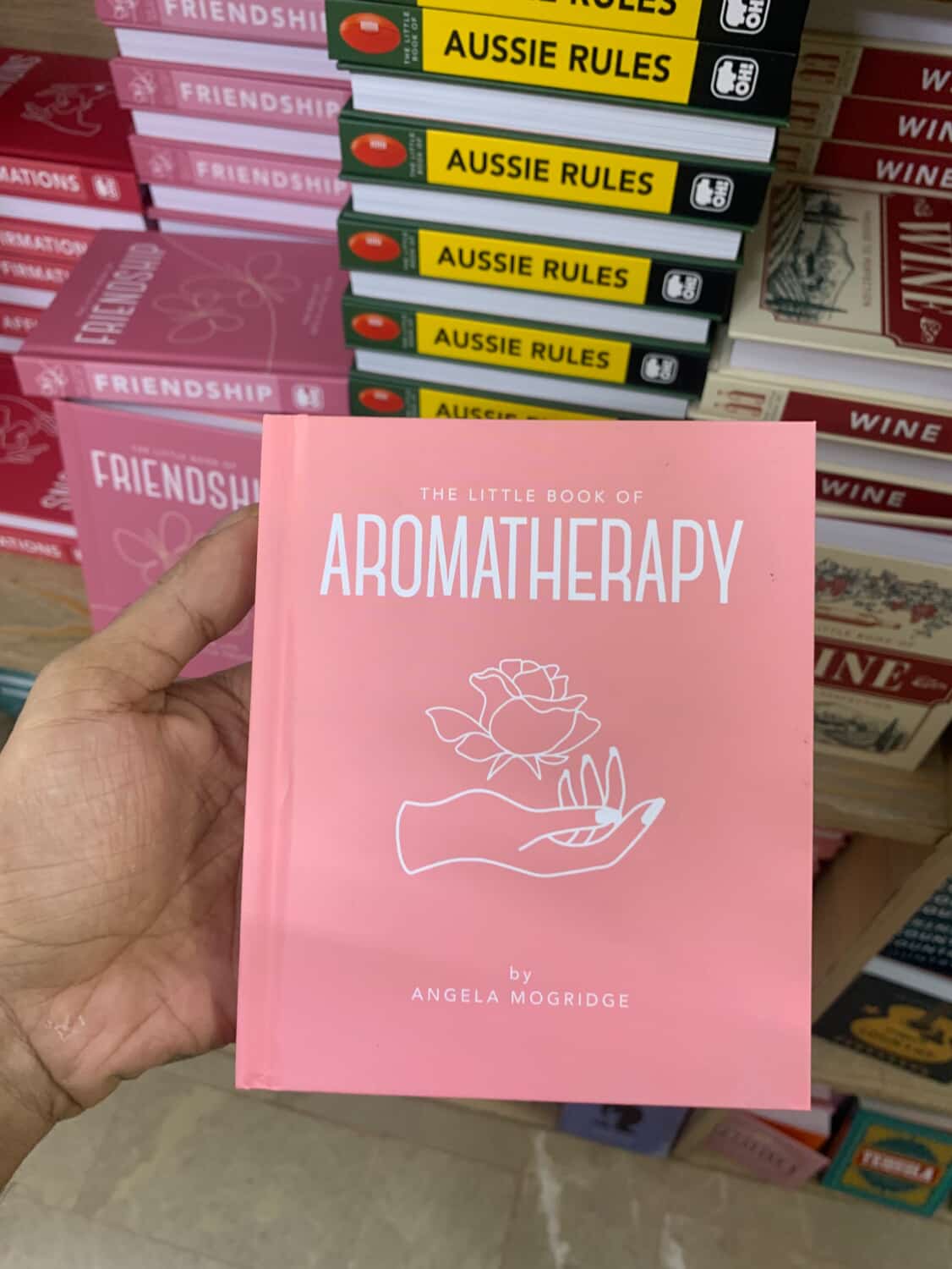 The Little Book of Aromatherapy: A Mini Manual on How Essential Oils Work and What they can be Used for (The Little Books of Mind, Body & Spirit, 8)