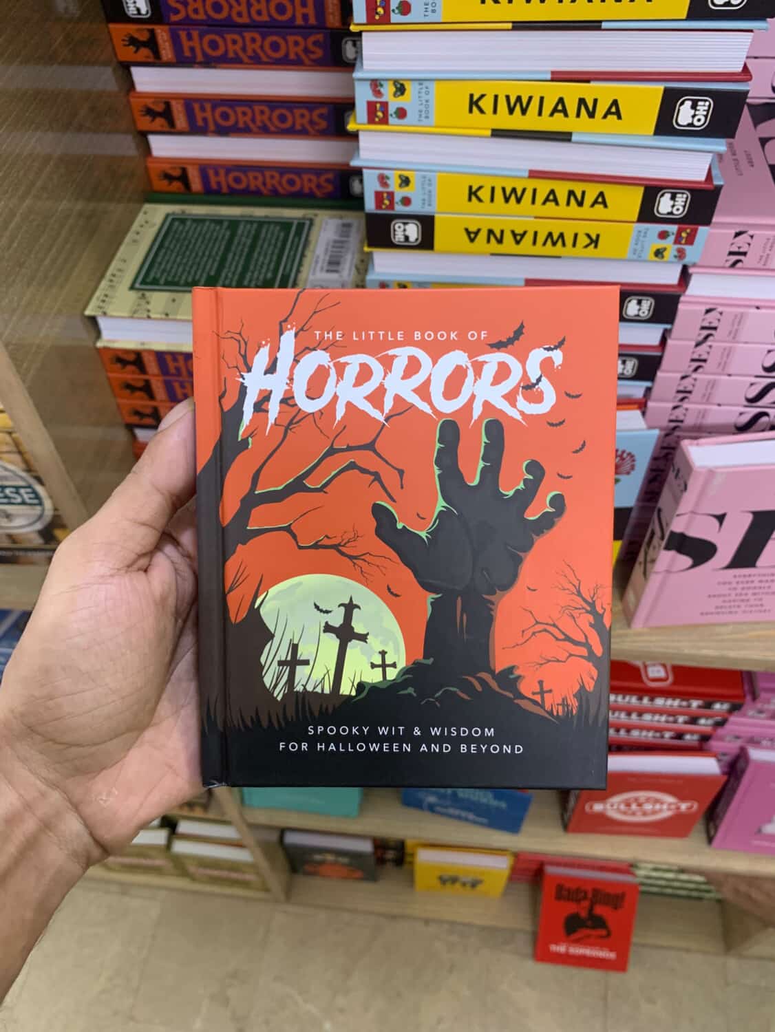 The Little Book of Horrors: A Celebration of the Spookiest Night of the Year (Little Books of Lifestyle, Reference & Pop Culture)