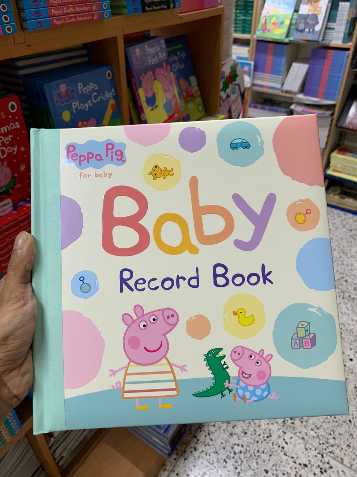 Peppa Pig: Peppa's First Pet (Original Edition) Booklify